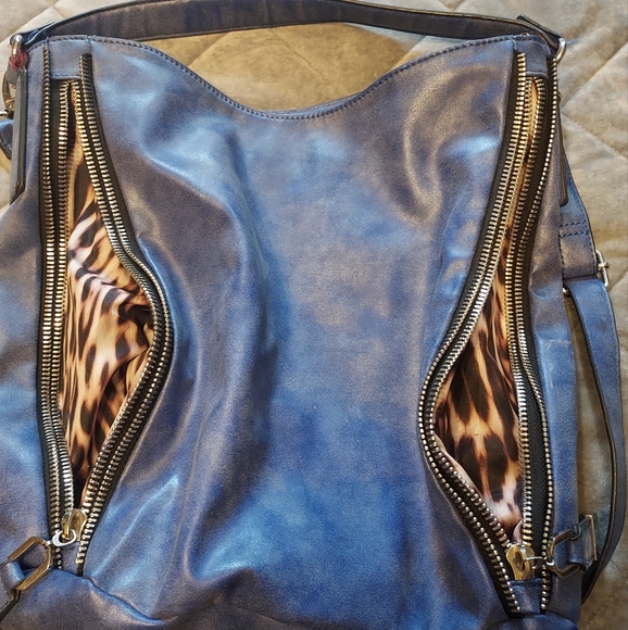 Sold - Picture 3 of 4